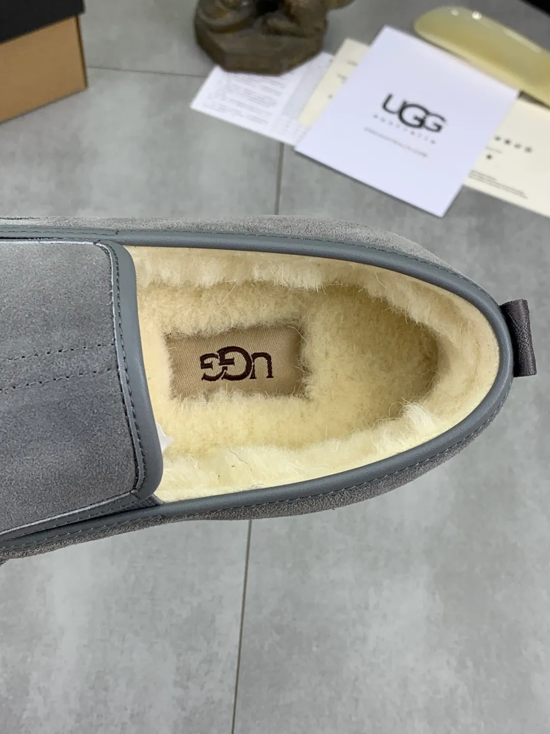 Men's men's shoes 💰P580 [New style] hot style 💰 versatile casual slip-on fur shoes 🆘 "Real Wool" [UGG] 👉 hot style men's shoes official website synchronization 🔰 quality [proud] is not comparable to the imitations in the general market 🌀 The upper is imported Italian frosted calfskin, and the lining: foot pad 🅰️ grade 🐑 real wool 👻 Only Grade A can show the effect The hand feels smooth and delicate 🔱The shoe shape is grand, only the factory can achieve it 🎄The perfect toughness of the original outsole 👻⬛️ can allow customers to bid farewell to one-time consumption. Real wool lining, super warm. Available in black or brown. Size: 39-44